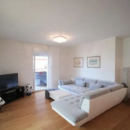 Appartement 4 Star App Adriana With Sea View And Jacuzzi